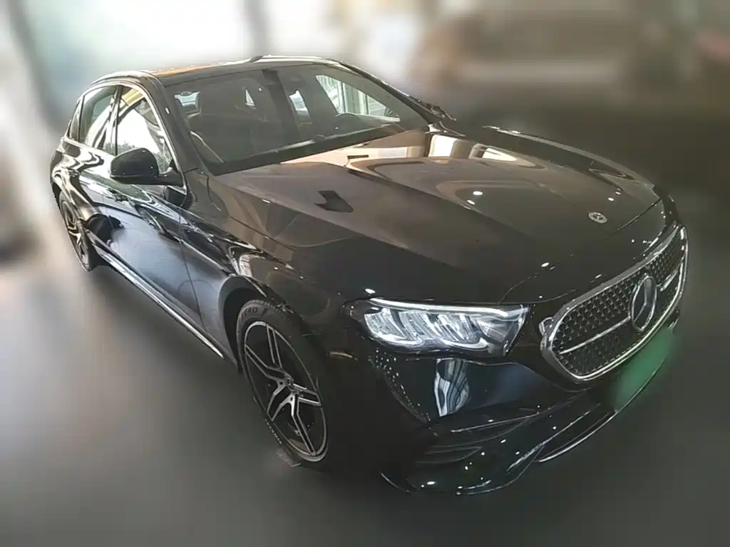 Mercedes-Benz E-Class — миниатюра 6