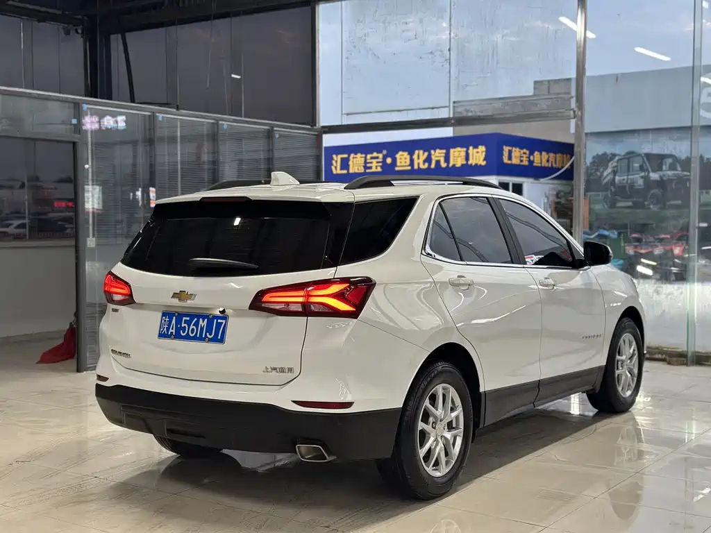 Chevrolet Equinox — миниатюра 12