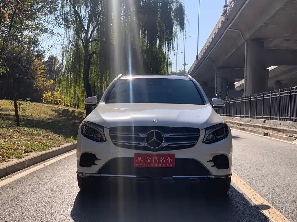 MERCEDES-BENZ GLC