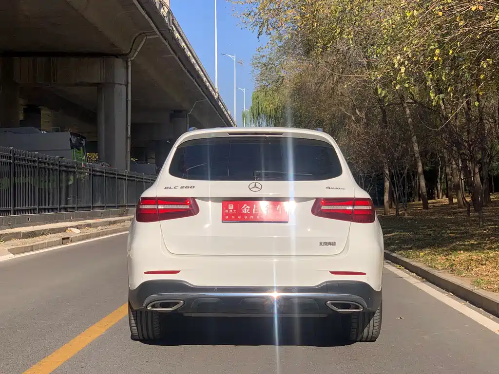 MERCEDES-BENZ GLC
