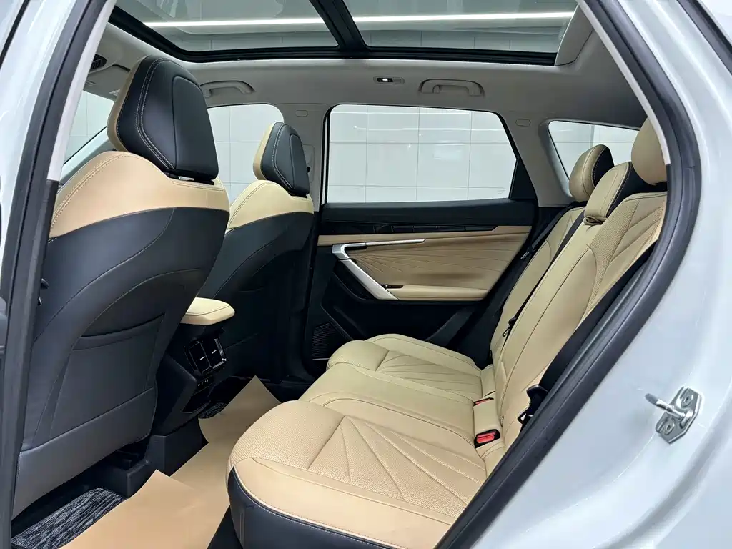 Geely Boyue L — миниатюра 6