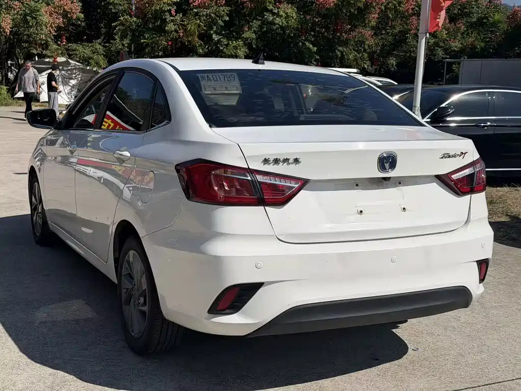 Changan Eado DT — миниатюра 7