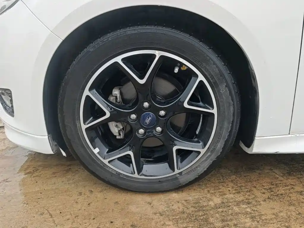 Ford Focus — миниатюра 23