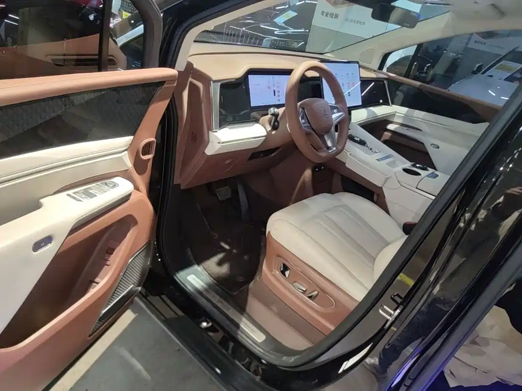BYD Xia — миниатюра 16
