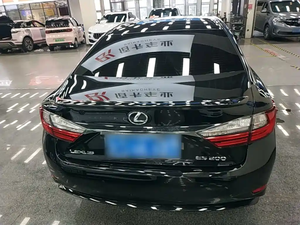 Lexus ES — миниатюра 6
