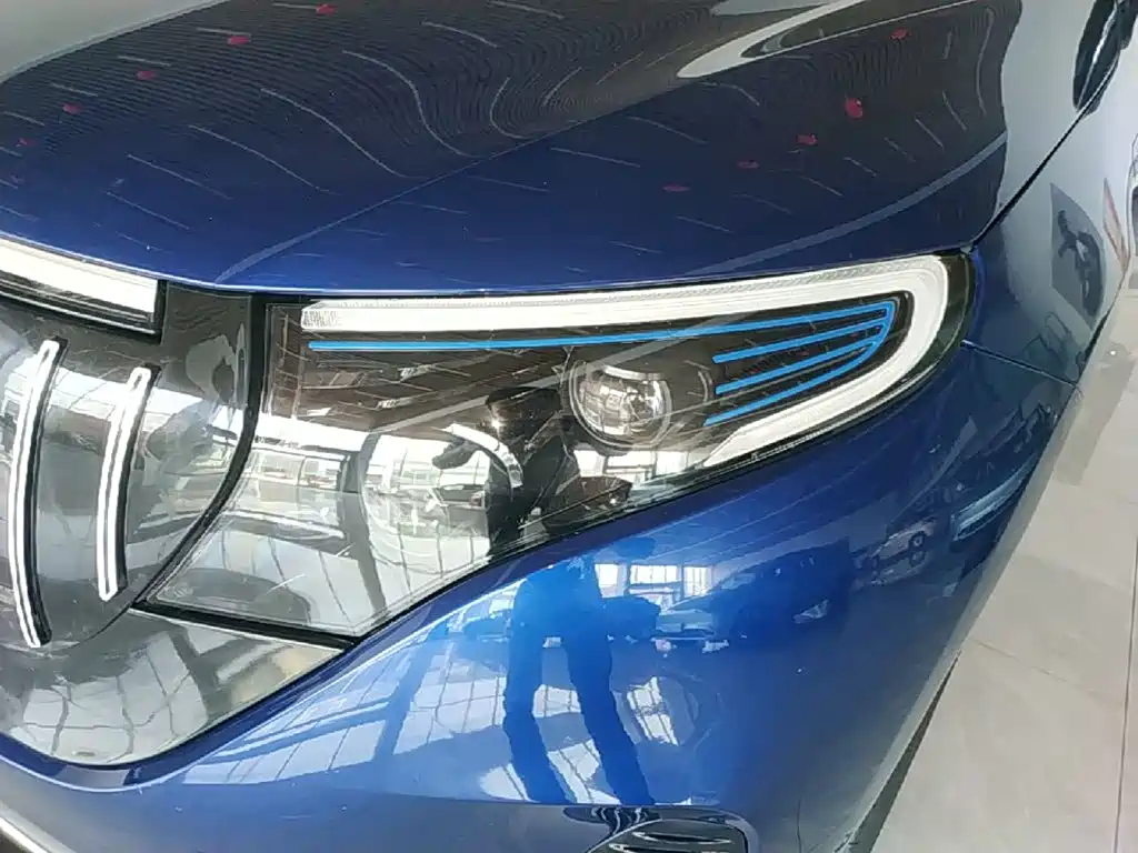 Mercedes-Benz EQC — миниатюра 24