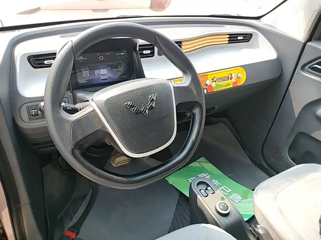 Wuling MINIEV — миниатюра 10