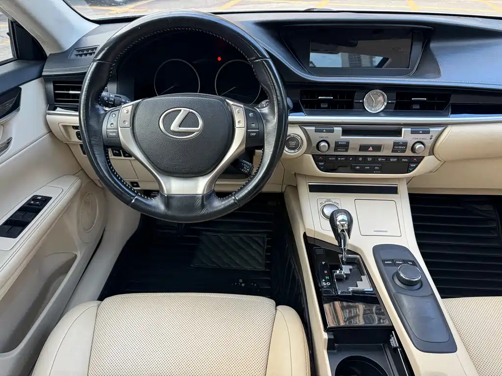 Lexus ES — миниатюра 13