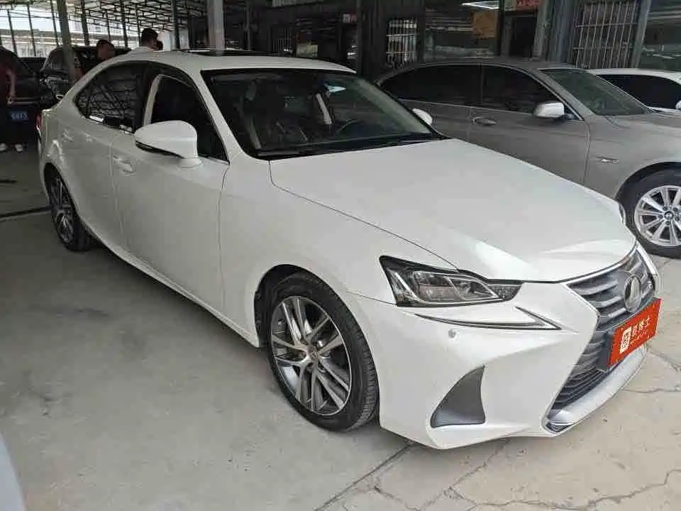 Lexus IS — миниатюра 2