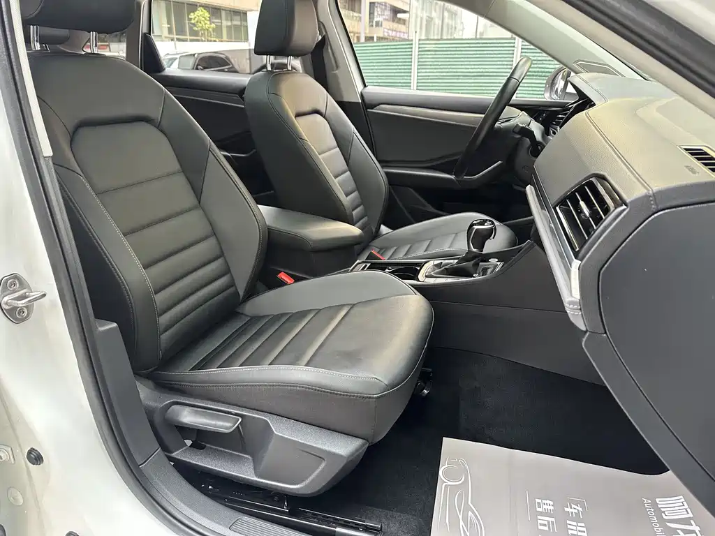 Volkswagen Sagitar 2021 280TSI DSG Comfort Smart Connect