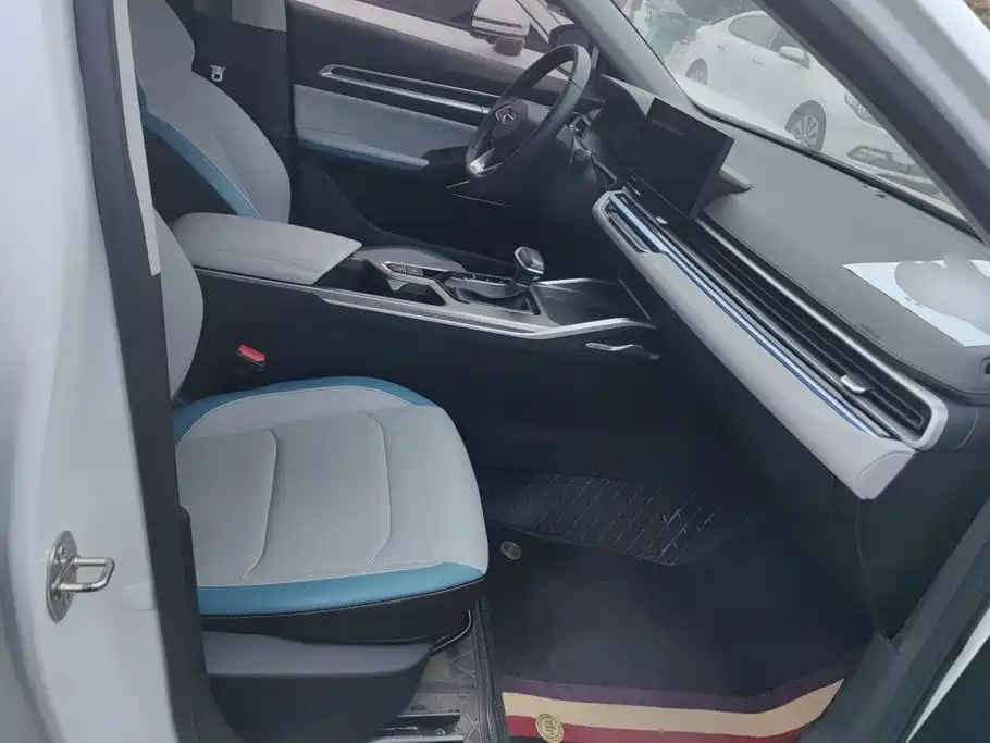 Geely Emgrand — миниатюра 8