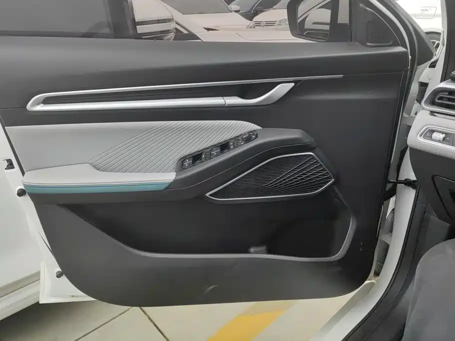 Geely Emgrand — миниатюра 7