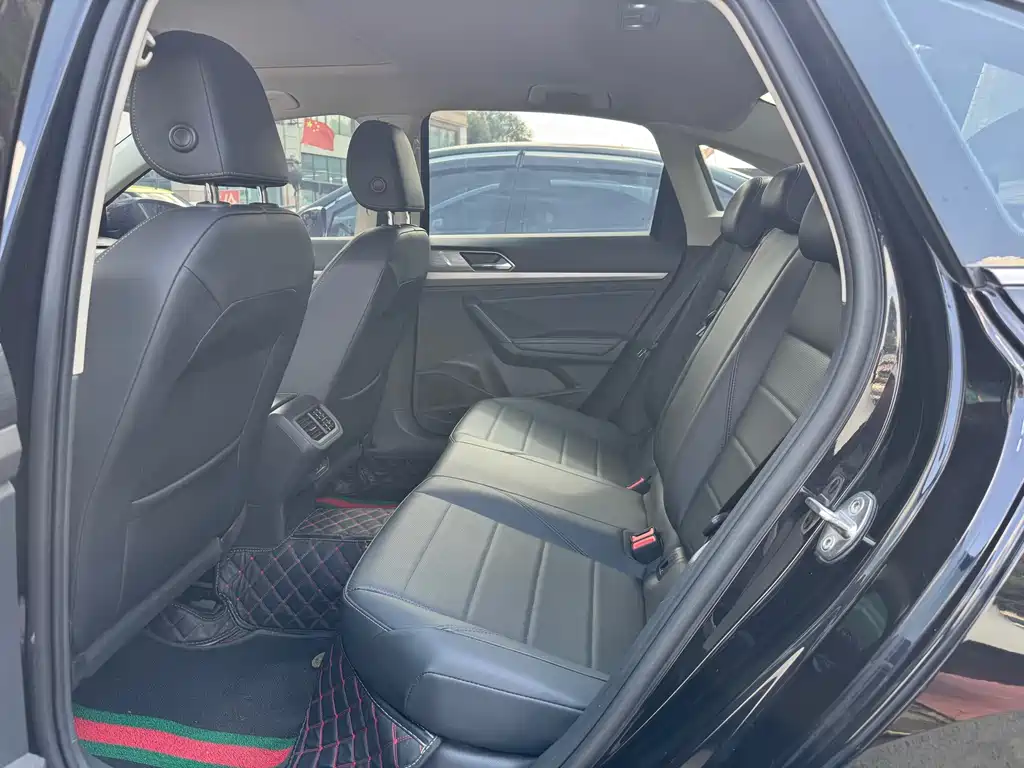 Volkswagen Lavida — миниатюра 5