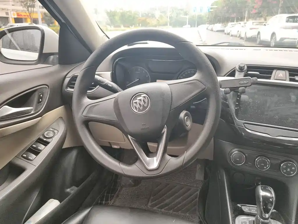 Buick Excelle — миниатюра 7