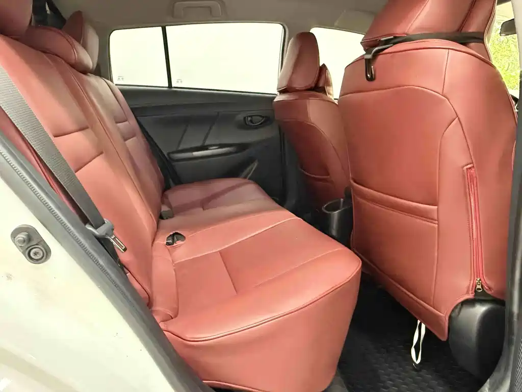 Toyota Yaris L — миниатюра 16