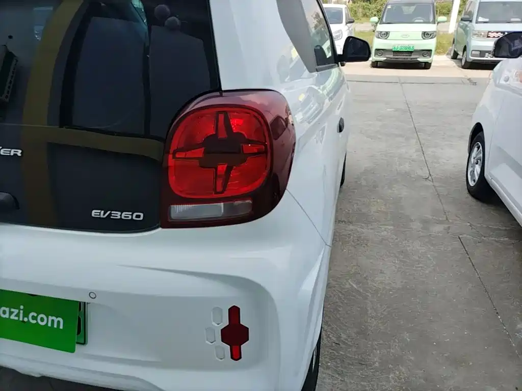 Roewe Clever — миниатюра 8
