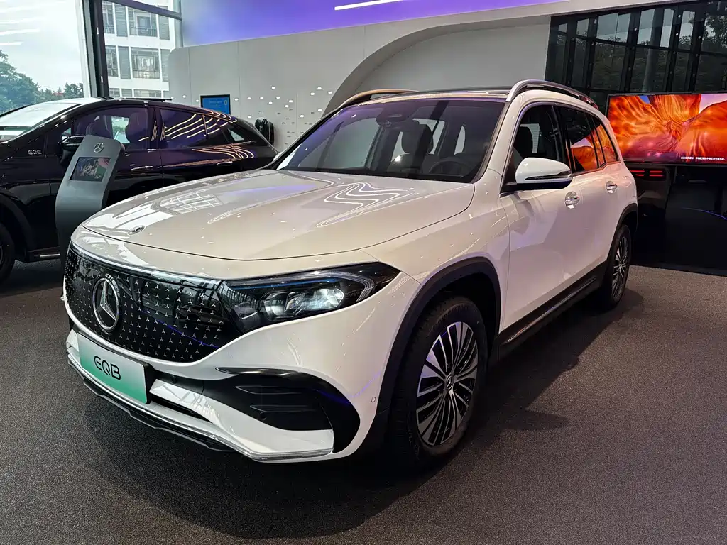 Mercedes-Benz EQB 0