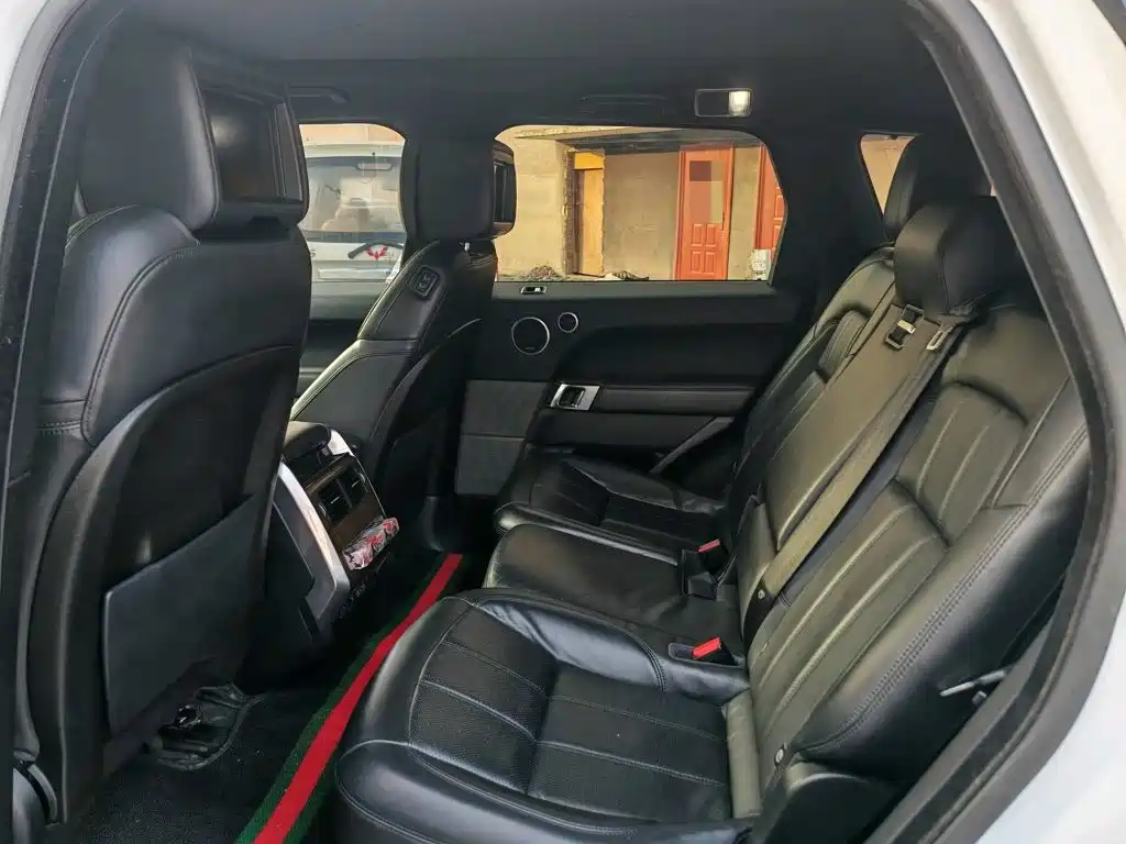 Land Rover Sport PHEV — миниатюра 5