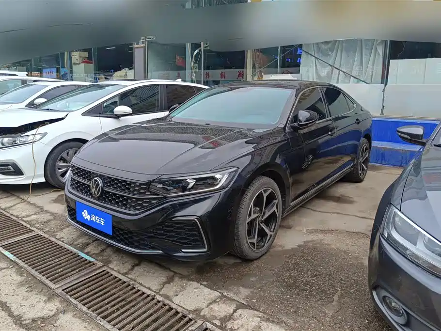 Volkswagen Passat 2023