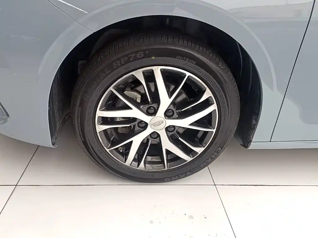 Geely Emgrand — миниатюра 23