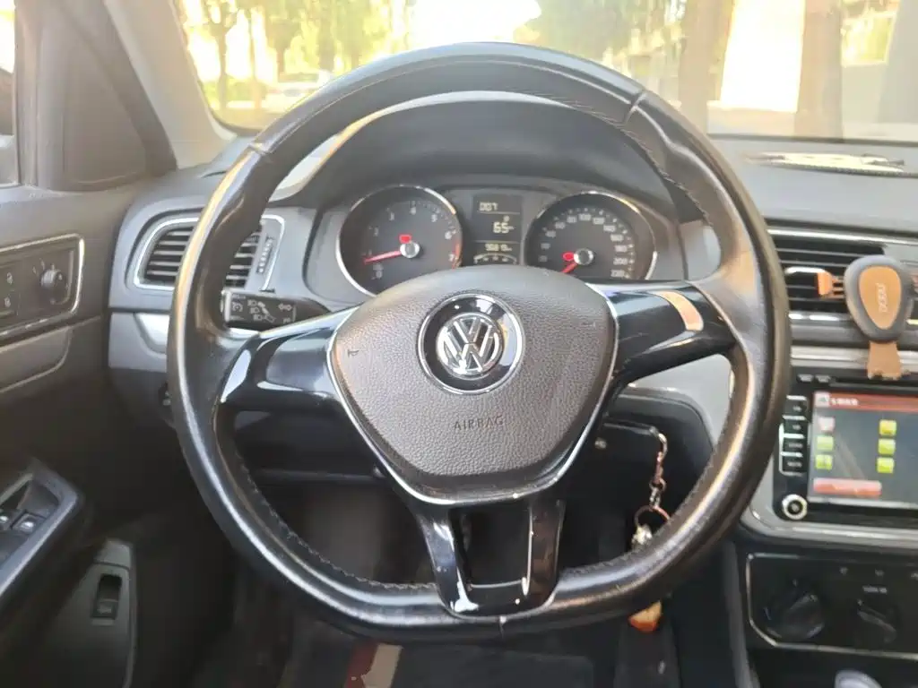 Volkswagen Lavida — миниатюра 6