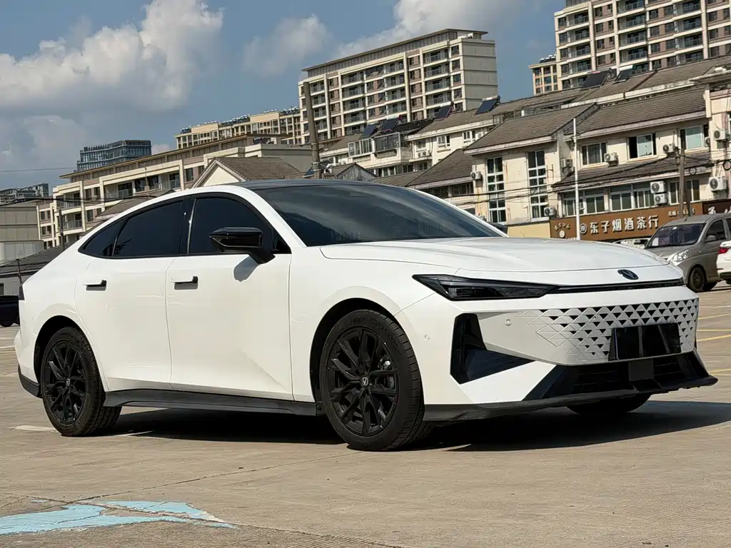 Changan UNI-V — миниатюра 3