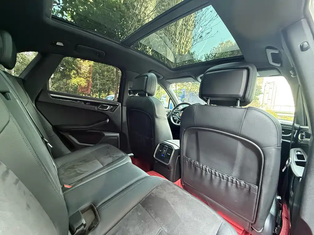 Porsche Macan — миниатюра 8