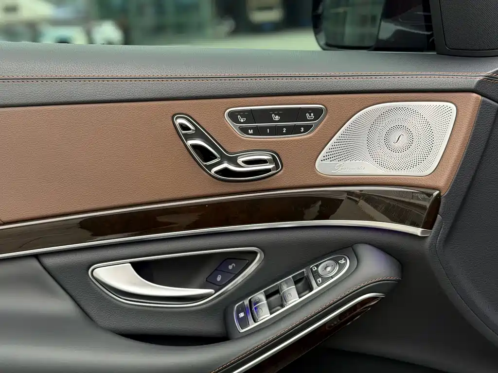 Mercedes-Benz S-Class — миниатюра 7