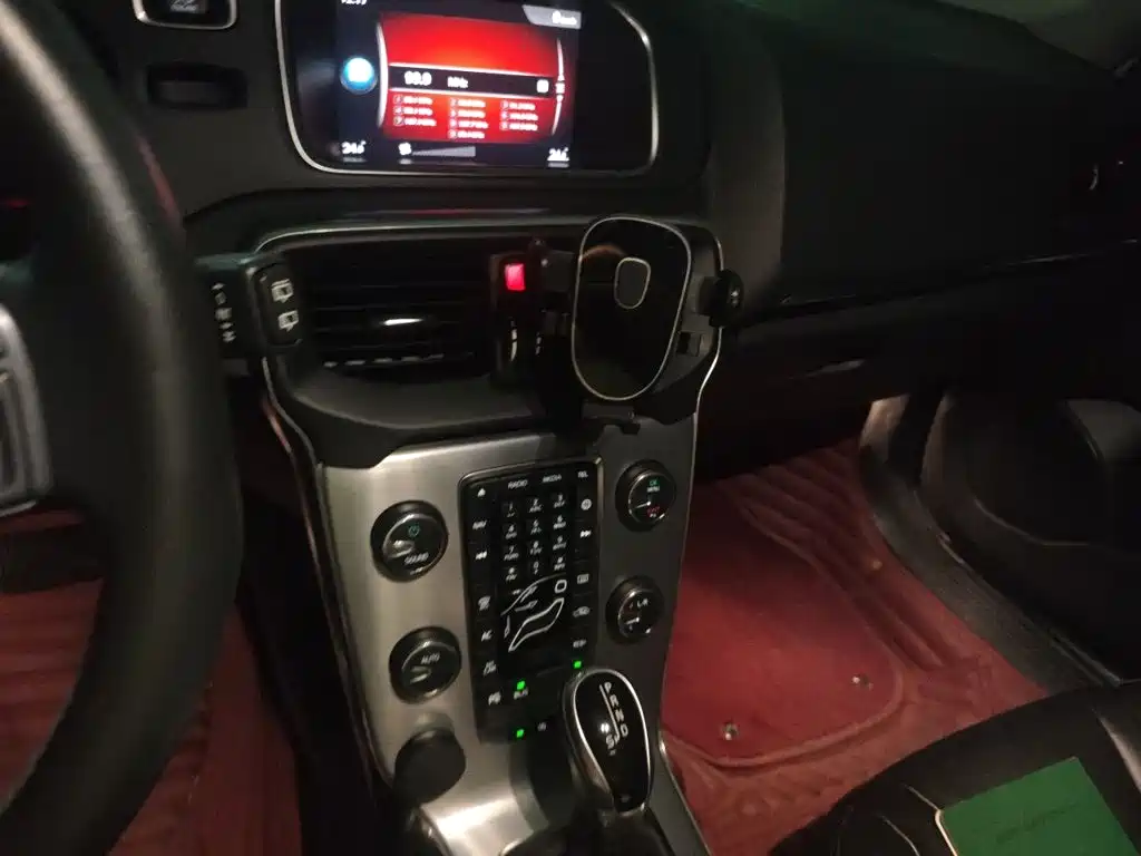 Volvo V40 — миниатюра 15
