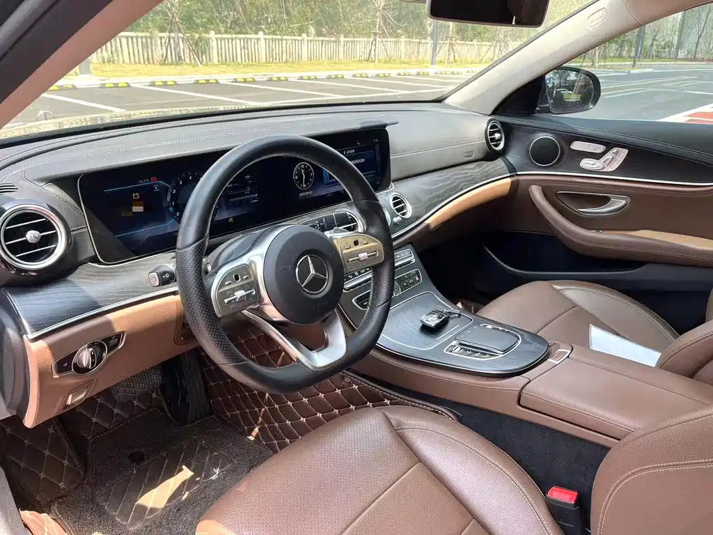 MERCEDES-BENZ E CLASS