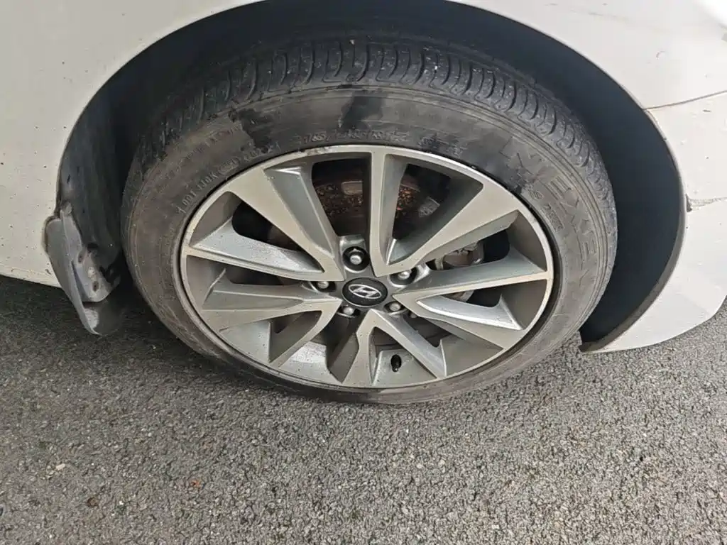 Hyundai Elantra Langdong — миниатюра 12