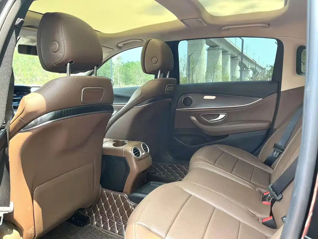 MERCEDES-BENZ E CLASS