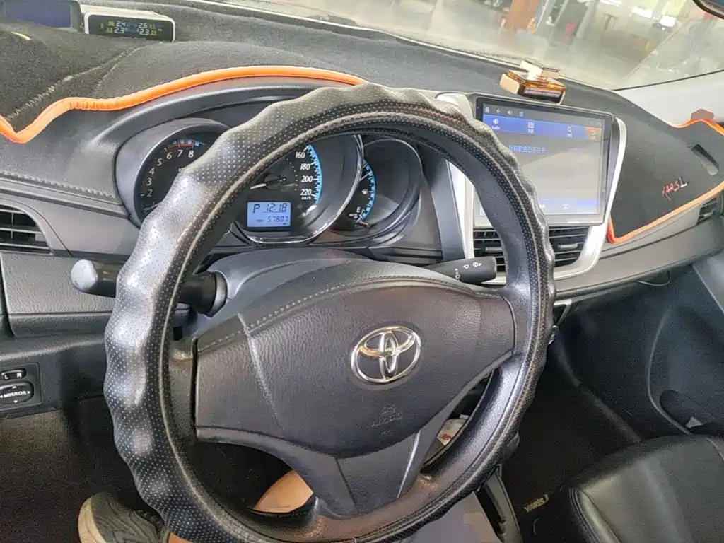 Toyota Yaris L — миниатюра 10