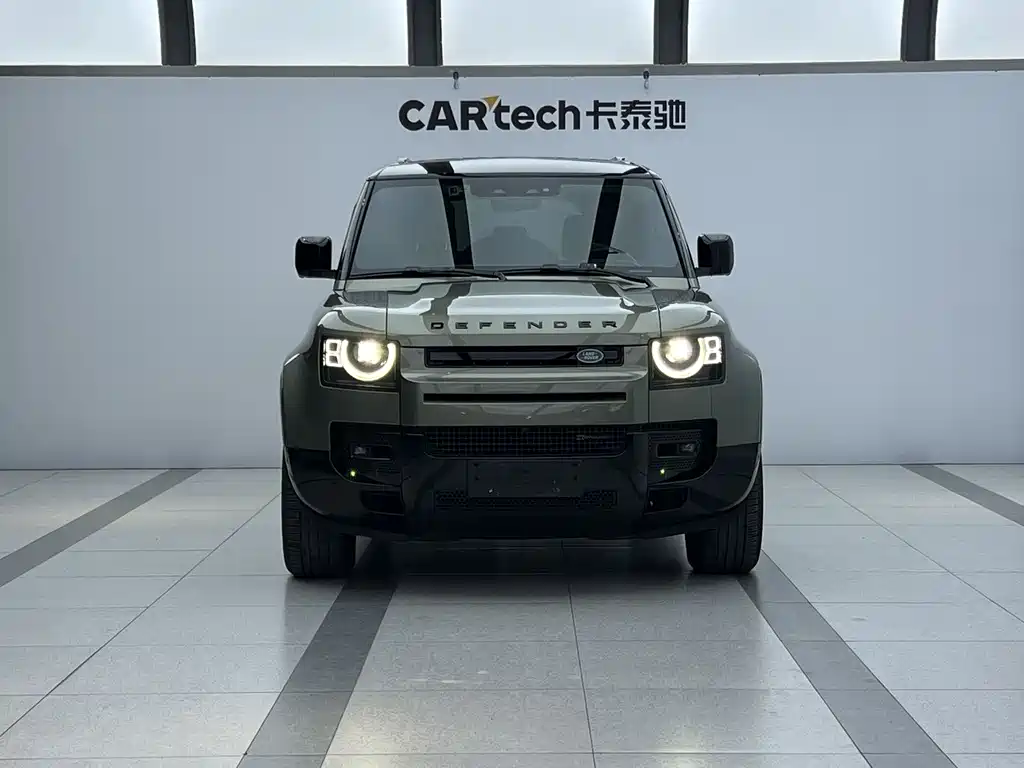 LAND ROVER DEFENDER