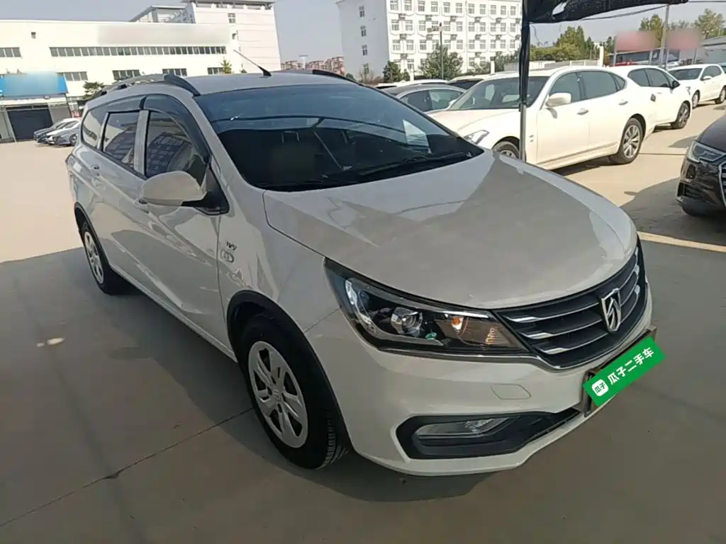 Baojun 310W — миниатюра 4