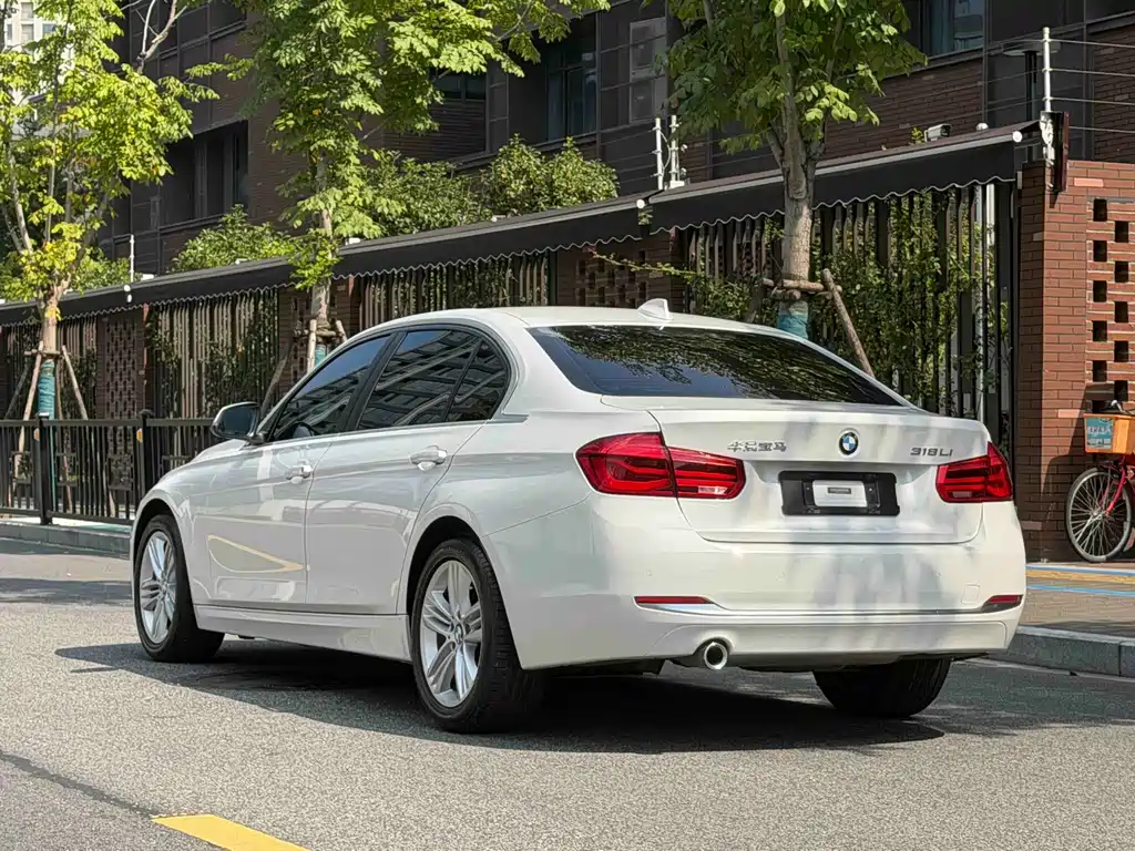 BMW 3 Series — миниатюра 17