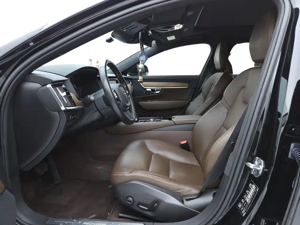 Volvo S90 PHEV — миниатюра 8