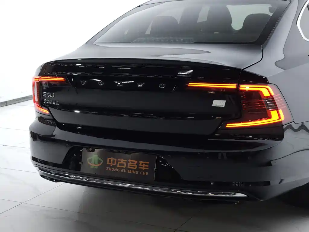 Volvo S90 PHEV — миниатюра 22