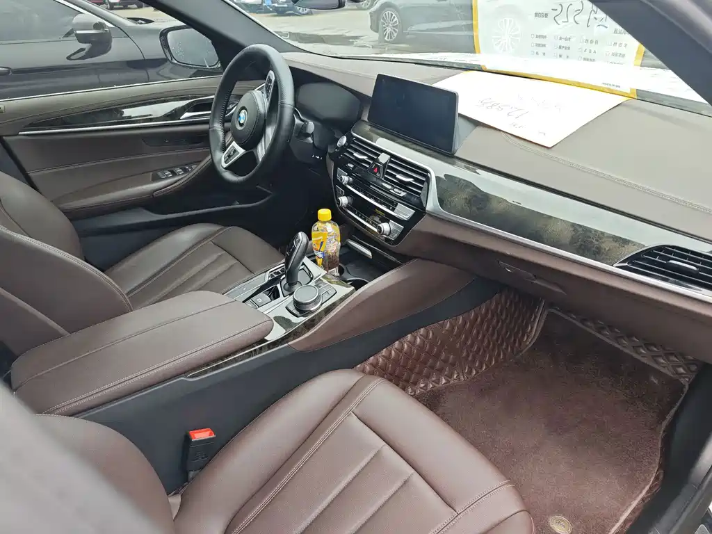 BMW 5 Series — миниатюра 13
