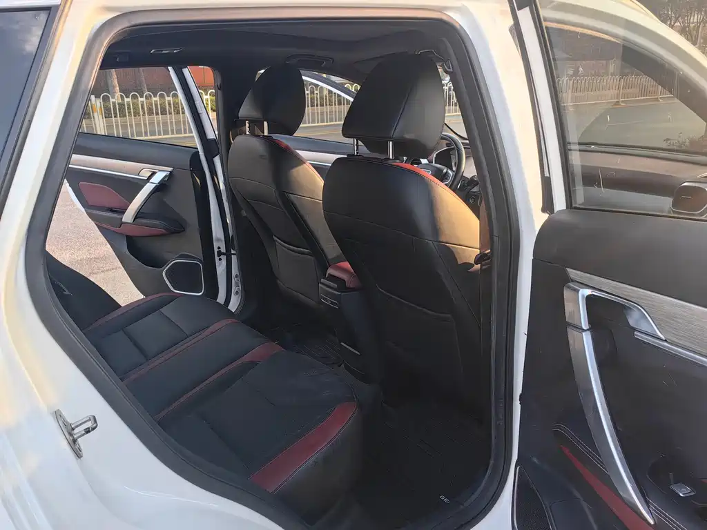 Geely Binyue — миниатюра 4