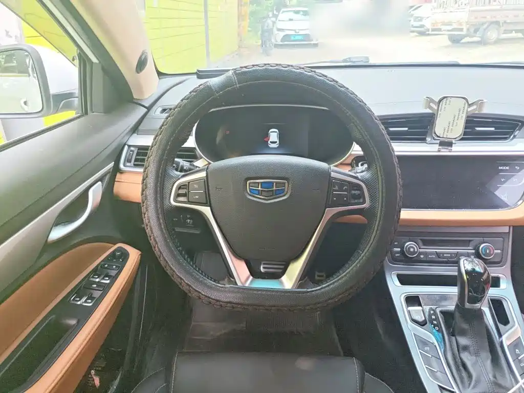 Geely Vision S1 — миниатюра 6