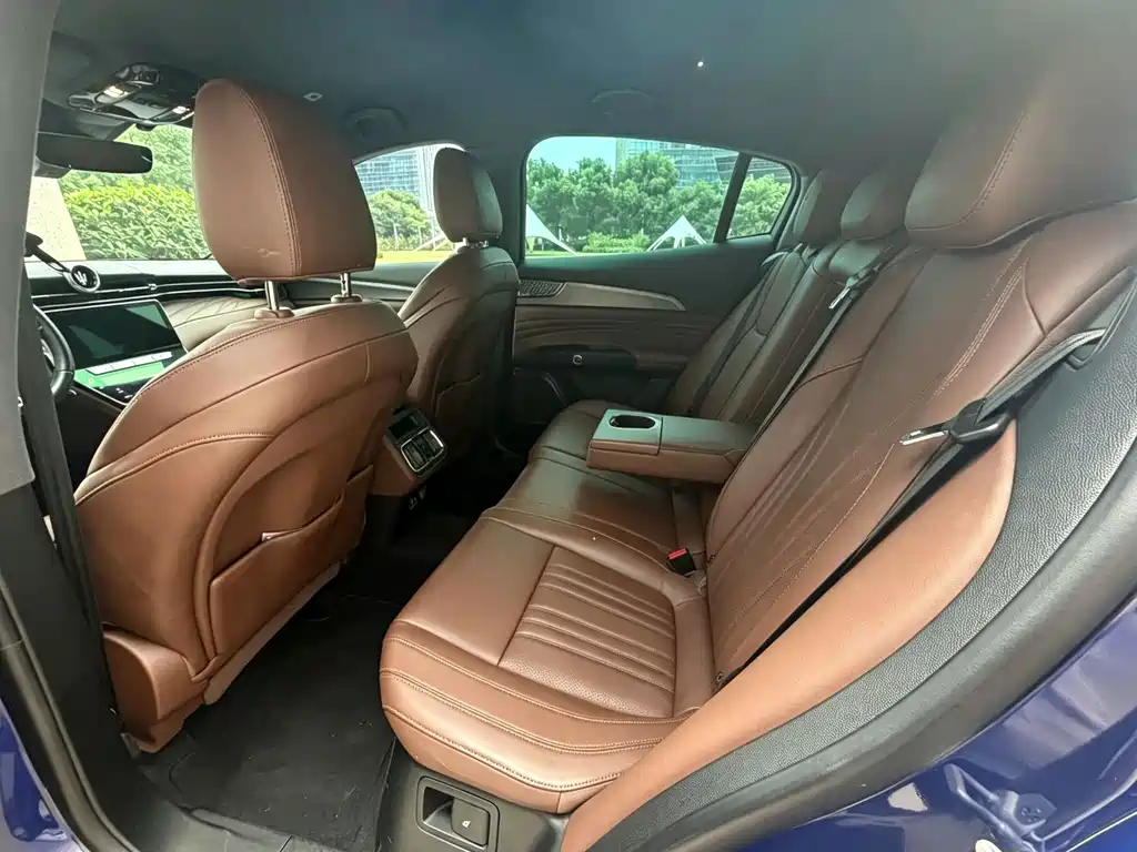 Maserati Grecale — миниатюра 8