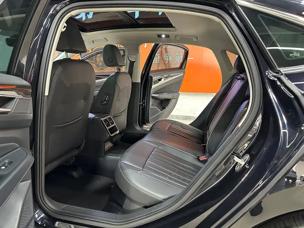 Volkswagen Passat — миниатюра 8