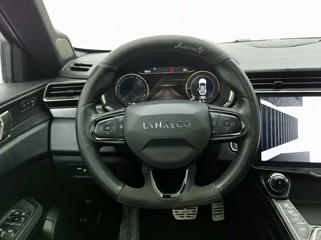 Lynk & Co 01 EM-P — миниатюра 11