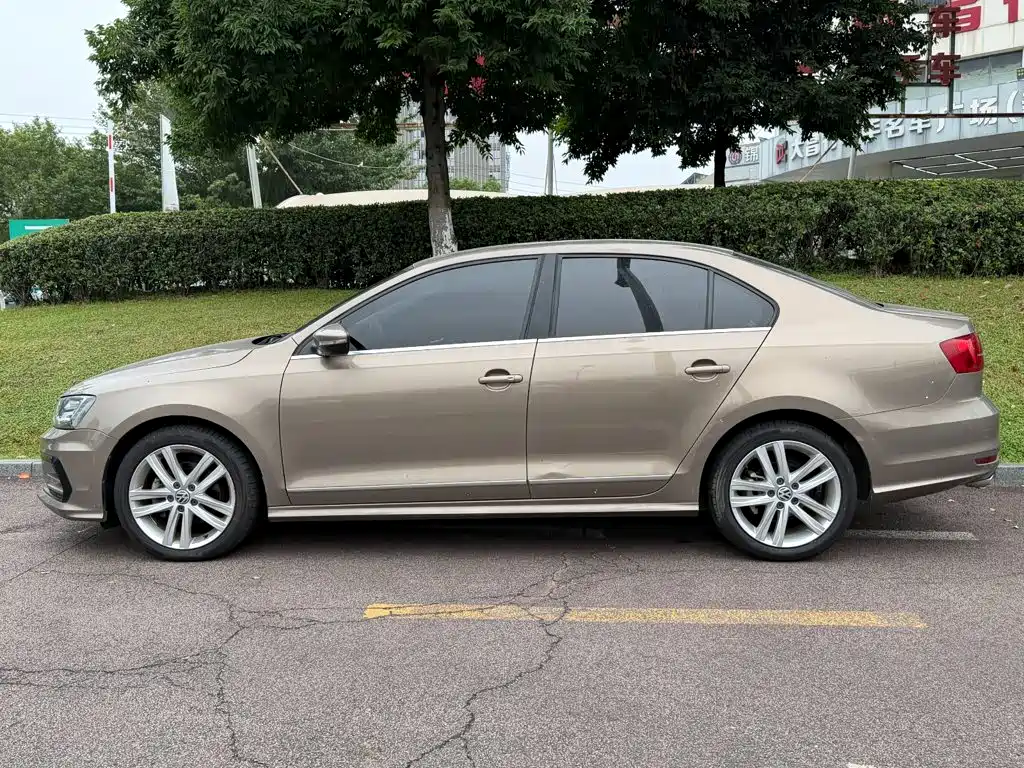 Volkswagen Sagitar — миниатюра 3