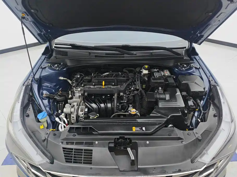 Hyundai Elantra — миниатюра 10