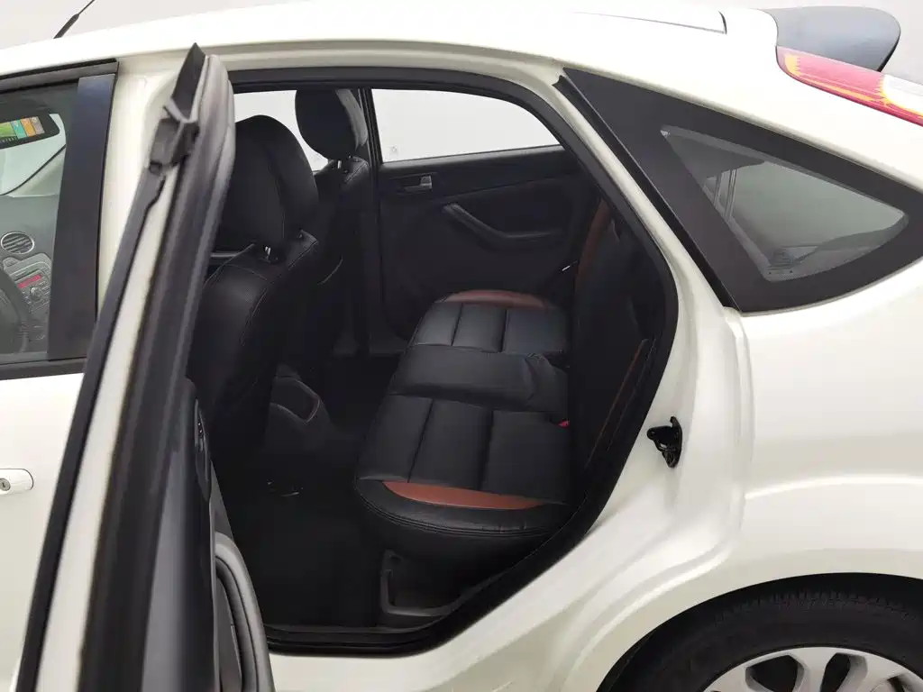 Ford Focus — миниатюра 15