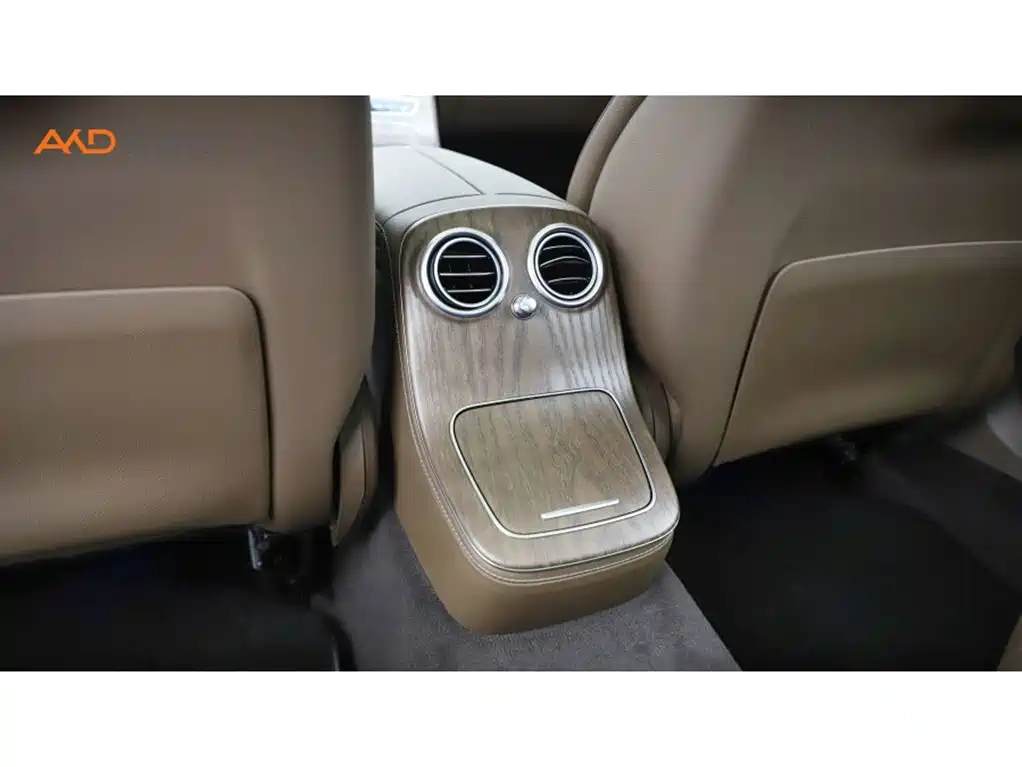 Mercedes-Benz E-Class — миниатюра 9