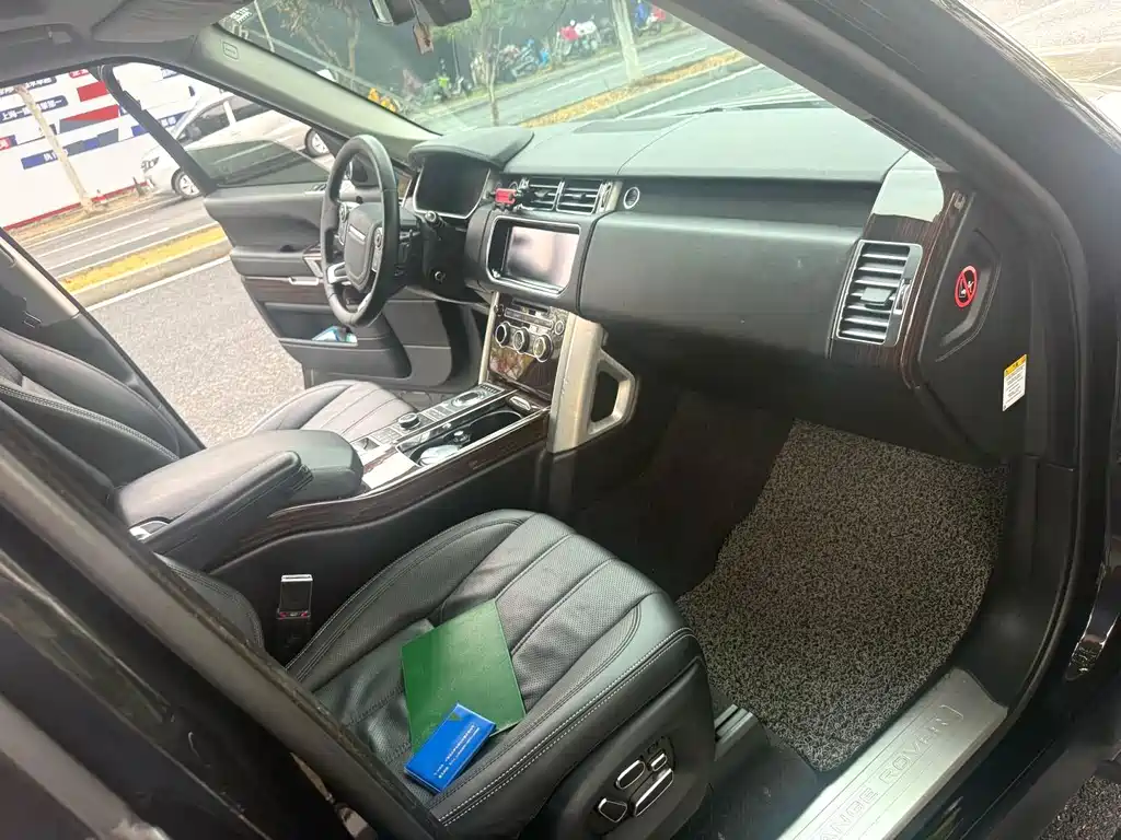Land Rover Range Rover — миниатюра 5