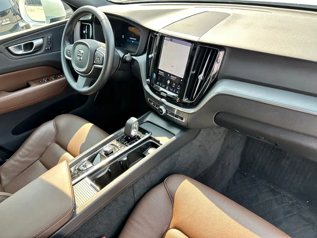 Volvo XC60 — миниатюра 20